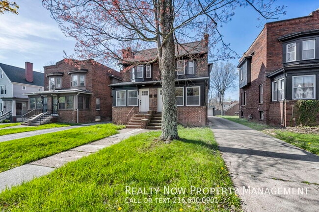 3241 Sycamore Rd in Cleveland Heights, OH - Building Photo - Building Photo