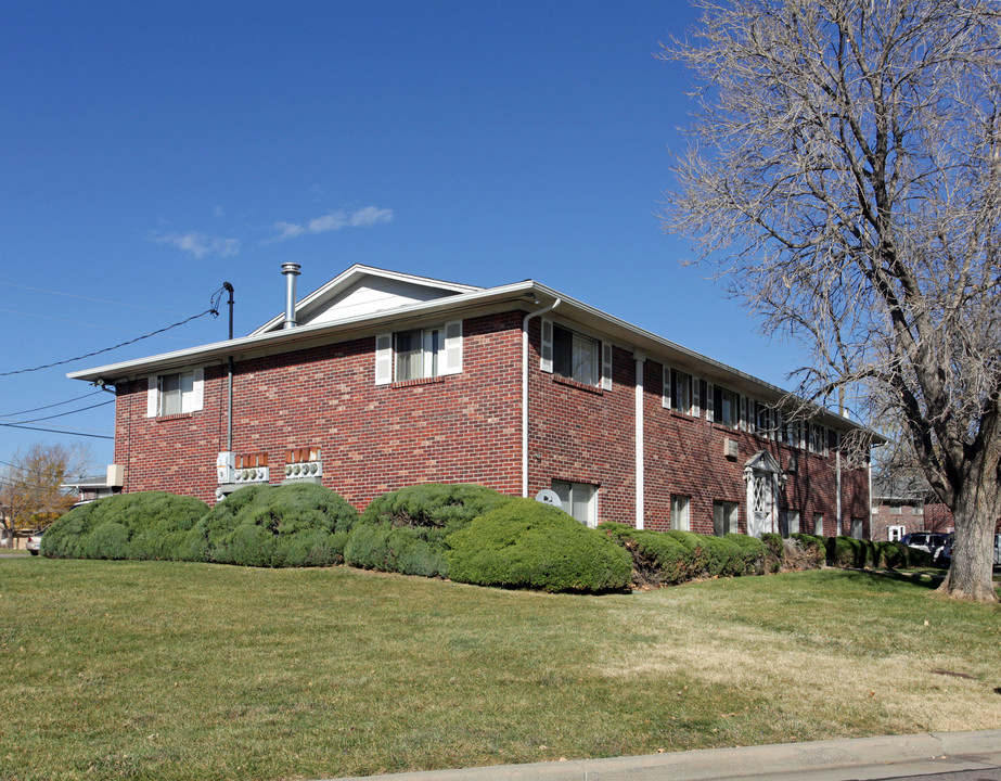 10687 6th Pl in Lakewood, CO - Building Photo