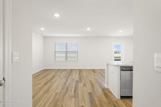 5033 Rivergrass Dr in Panama City, FL - Building Photo - Building Photo