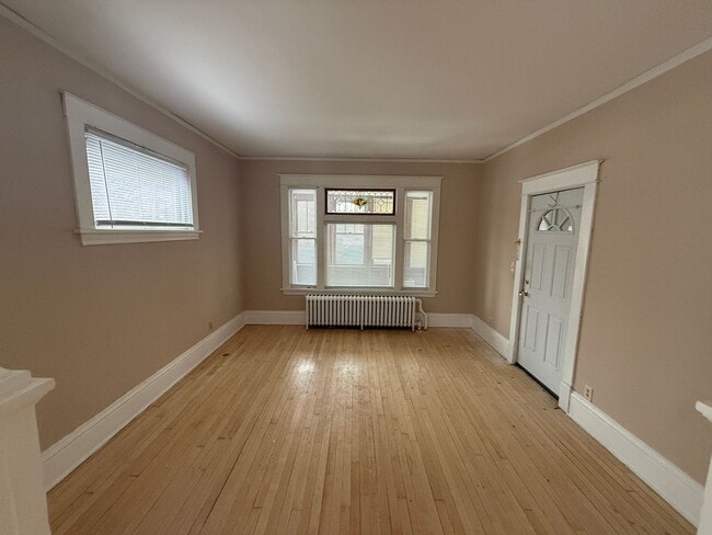 property at 1068 N Woodbridge St