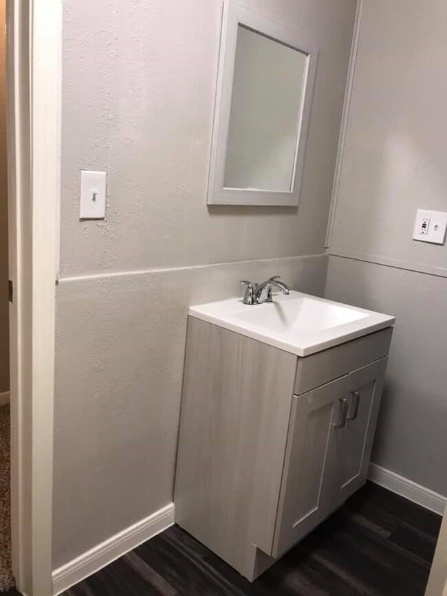 1020 N Main St in Baytown, TX - Building Photo - Building Photo