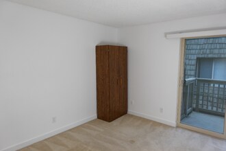 1400 153rd Ave NE in Bellevue, WA - Foto de edificio - Building Photo