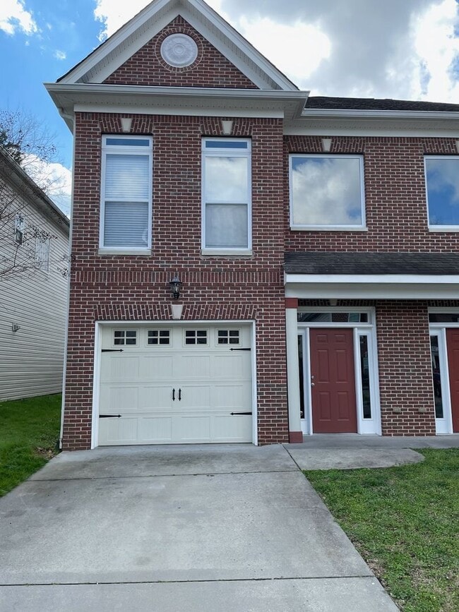 130-132 Emmyllie Ct NE