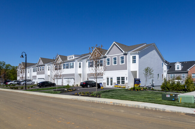 Rising Sun Meadows in Bordentown, NJ - Building Photo - Building Photo