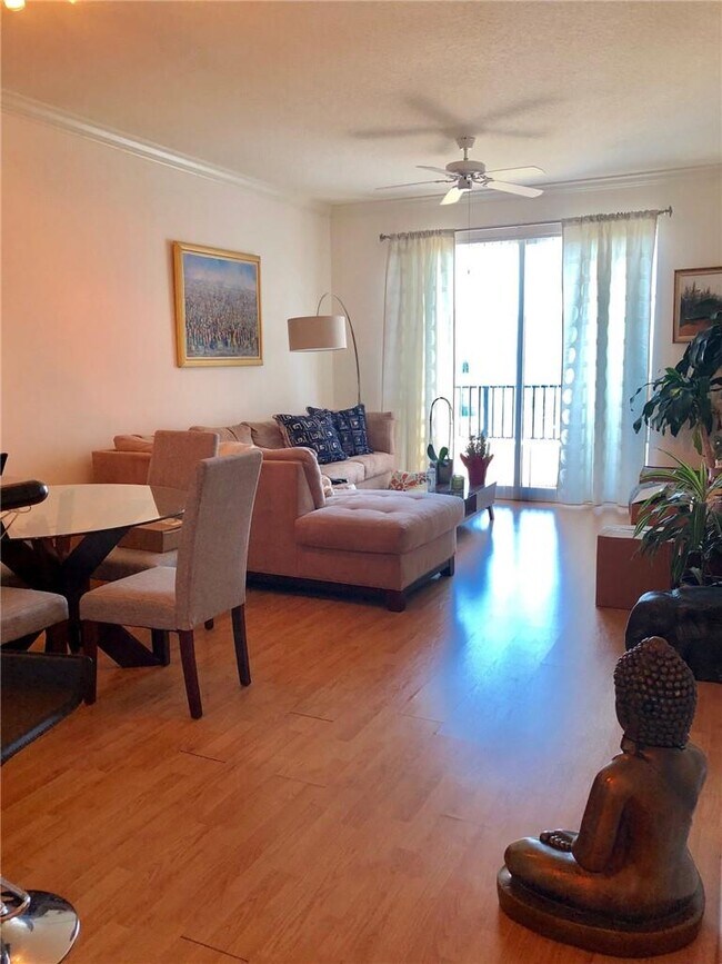 2401 NE 65th St, Unit 610 in Fort Lauderdale, FL - Building Photo - Building Photo