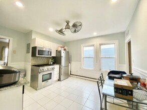 137 Marcella St, Unit 3 in Boston, MA - Building Photo - Building Photo