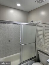 1001 Edison Glen Terrace in Edison, NJ - Foto de edificio - Building Photo