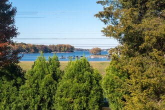 16015 Kelly Park Cir in Huntersville, NC - Building Photo - Building Photo