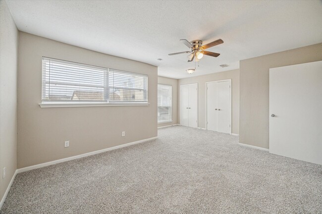 10311 Richmond Hill Dr in Houston, TX - Building Photo - Building Photo