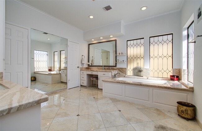 15835 N Barkers Landing Rd