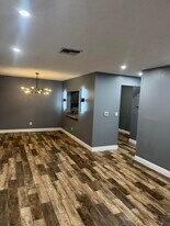 6031 10th Ave N in Greenacres, FL - Building Photo