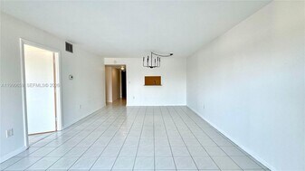 130 S Shore Dr in Miami Beach, FL - Building Photo