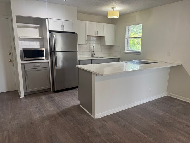 property at 1301 Cherokee Rd