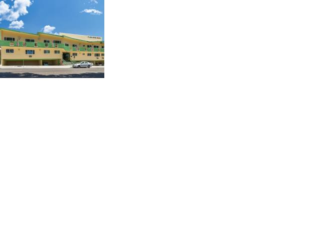 Plaza Apartments in Whittier, CA - Building Photo