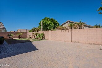 11820 W Cambridge Ave in Avondale, AZ - Foto de edificio - Building Photo