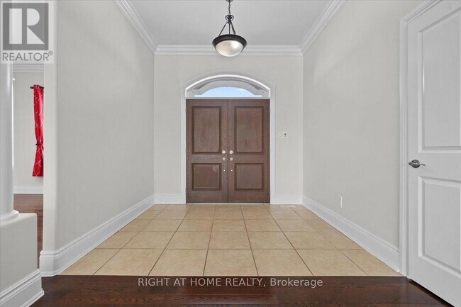 6833 Suncrest Dr in Ottawa, ON - Building Photo - Building Photo