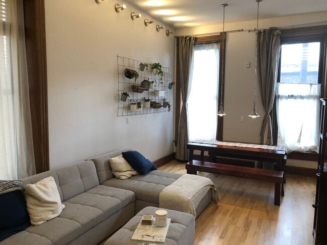 2019 N Sheffield Ave in Chicago, IL - Building Photo - Building Photo