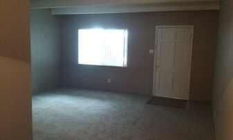 Aspen Plaza in Albuquerque, NM - Building Photo