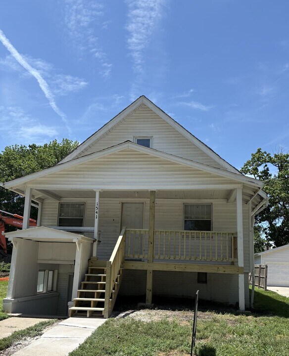 1541 Whittier St in Lincoln, NE - Building Photo