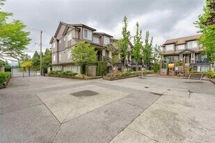 13958-13108 108 Ave in Surrey, BC - Building Photo
