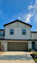 32100 Pop Ash Pl in San Antonio, FL - Building Photo
