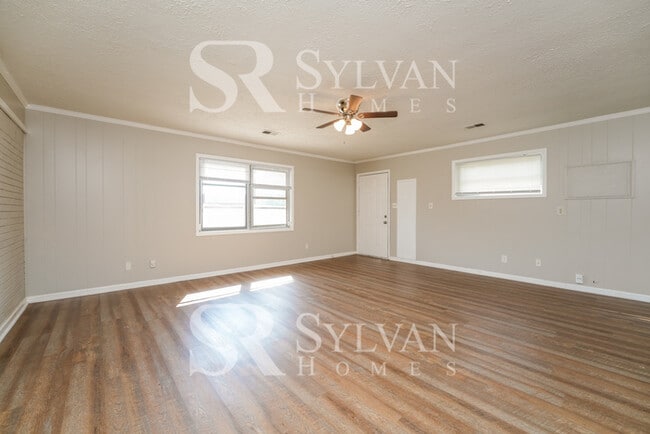 6877 Powers St in Riverdale, GA - Building Photo - Building Photo