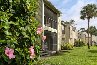 The Breakers Apartments in Daytona Beach, FL - Building Photo - Building Photo