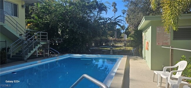 2544 First St, Unit 202 in Ft. Myers, FL - Building Photo - Building Photo