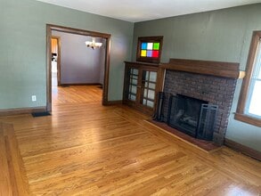 331 Pearl St in Jeffersonville, IN - Building Photo - Building Photo