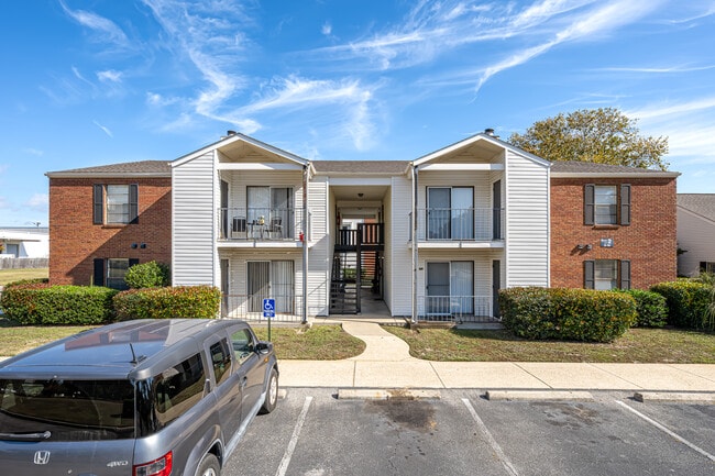 Pass Pointe Apartments in Biloxi, MS - Building Photo - Building Photo