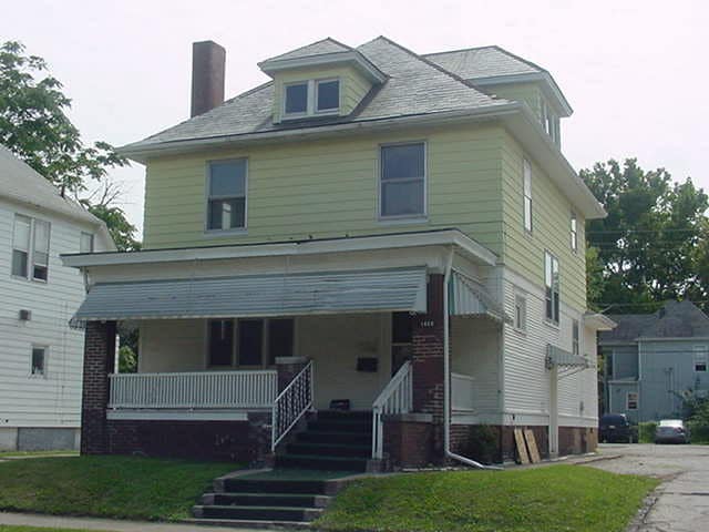 property at 1620 W Fredonia Ave