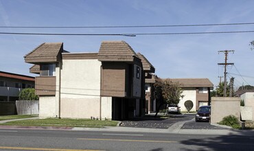 7361 Artesia Blvd in Buena Park, CA - Foto de edificio - Building Photo