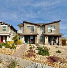 666 Cottonwood Hl Pl in Henderson, NV - Building Photo - Building Photo