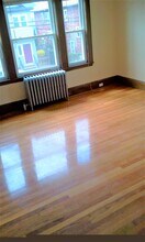 30 Newbury Ave, Unit 3 in Quincy, MA - Foto de edificio - Building Photo