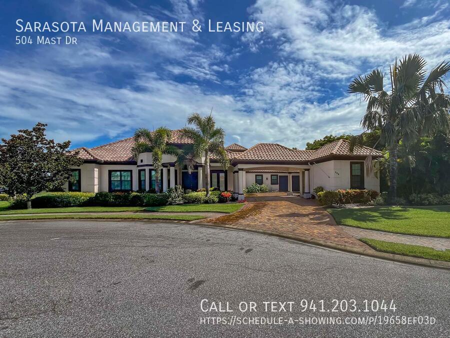 504 Mast Dr in Bradenton, FL - Foto de edificio