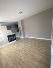 127 Newburg Ave in North Las Vegas, NV - Building Photo - Building Photo