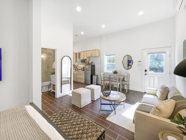 3259 Saratoga Rd