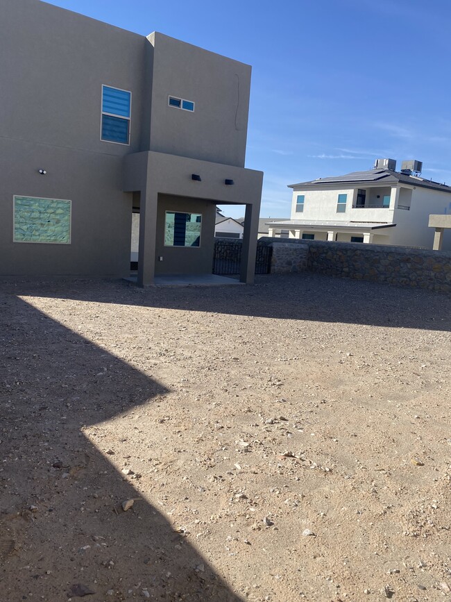 7809 Enchanted Park Dr in El Paso, TX - Building Photo - Building Photo