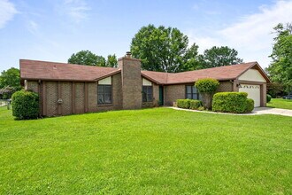 1028 SE Kinsey Dr in Huntsville, AL - Building Photo - Building Photo