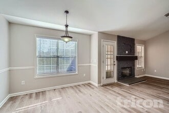 891 Marta Crane Dr in Lawrenceville, GA - Foto de edificio - Building Photo