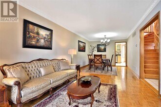 886 Wetherby Ln in Mississauga, ON - Building Photo - Building Photo