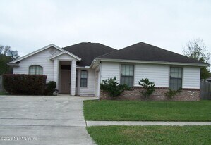 2892 Golden Pond Blvd in Orange Park, FL - Building Photo