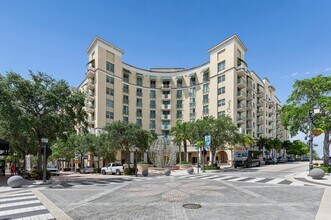 610 Clematis St, Unit 825 in West Palm Beach, FL - Building Photo - Building Photo