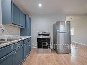 2401 Spence St in Houston, TX - Building Photo - Building Photo