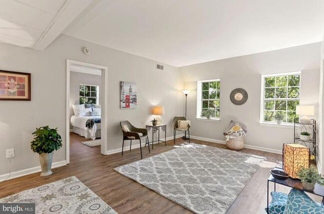 1774 N Troy St, Unit 721 in Arlington, VA - Building Photo - Building Photo