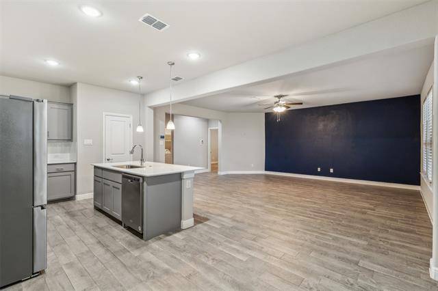 1914 Albany Ln in Cleburne, TX - Building Photo - Building Photo