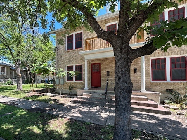 320 Spofford Ave in San Antonio, TX - Building Photo