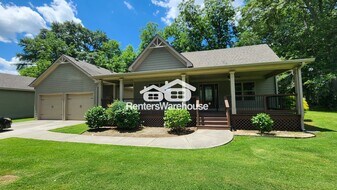 152 Fair St in Loganville, GA - Building Photo