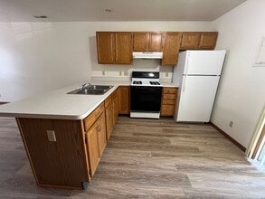 124 Watertower Ct in Goshen, IN - Building Photo - Building Photo