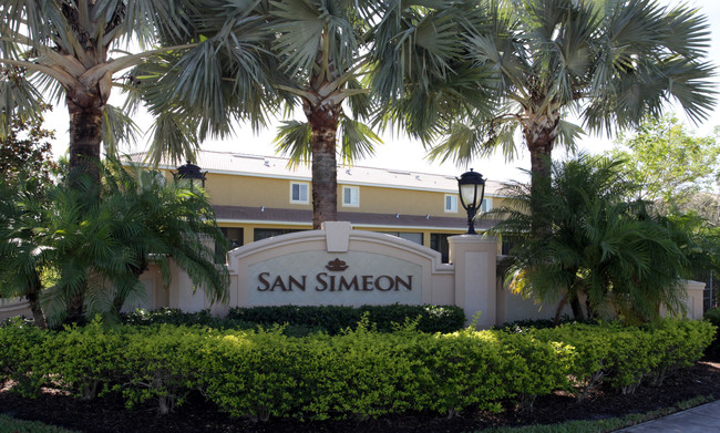 The Townhomes of San Simeon in Ft. Myers, FL - Building Photo - Building Photo